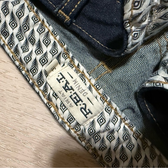 Ariat Denim Jeans with Patterned Lining - Picture 2 of 4